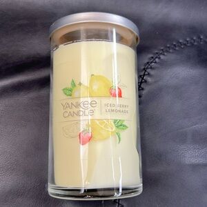 NWT Yankee Candle Iced Berry Lemonade Candle with lid 14.25oz